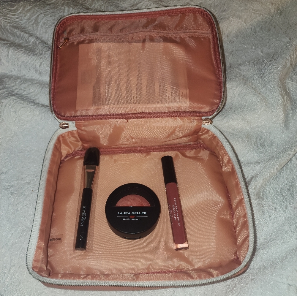 Laura Geller New 4 Pc. Makeup Set Blush*Brush*Lipstick*Makeup Case Unused